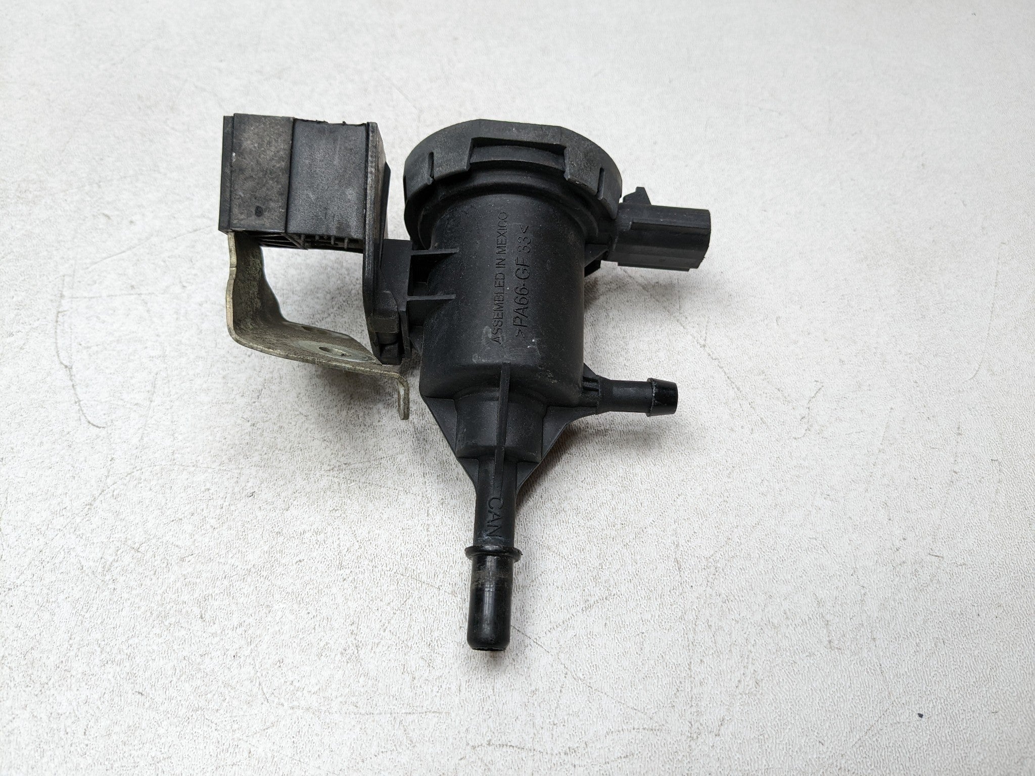 2012 - 2018 MERCEDES-BENZ CLS550 OEM FUEL EMISSION SYSTEM PURGE CONTROL VALVE