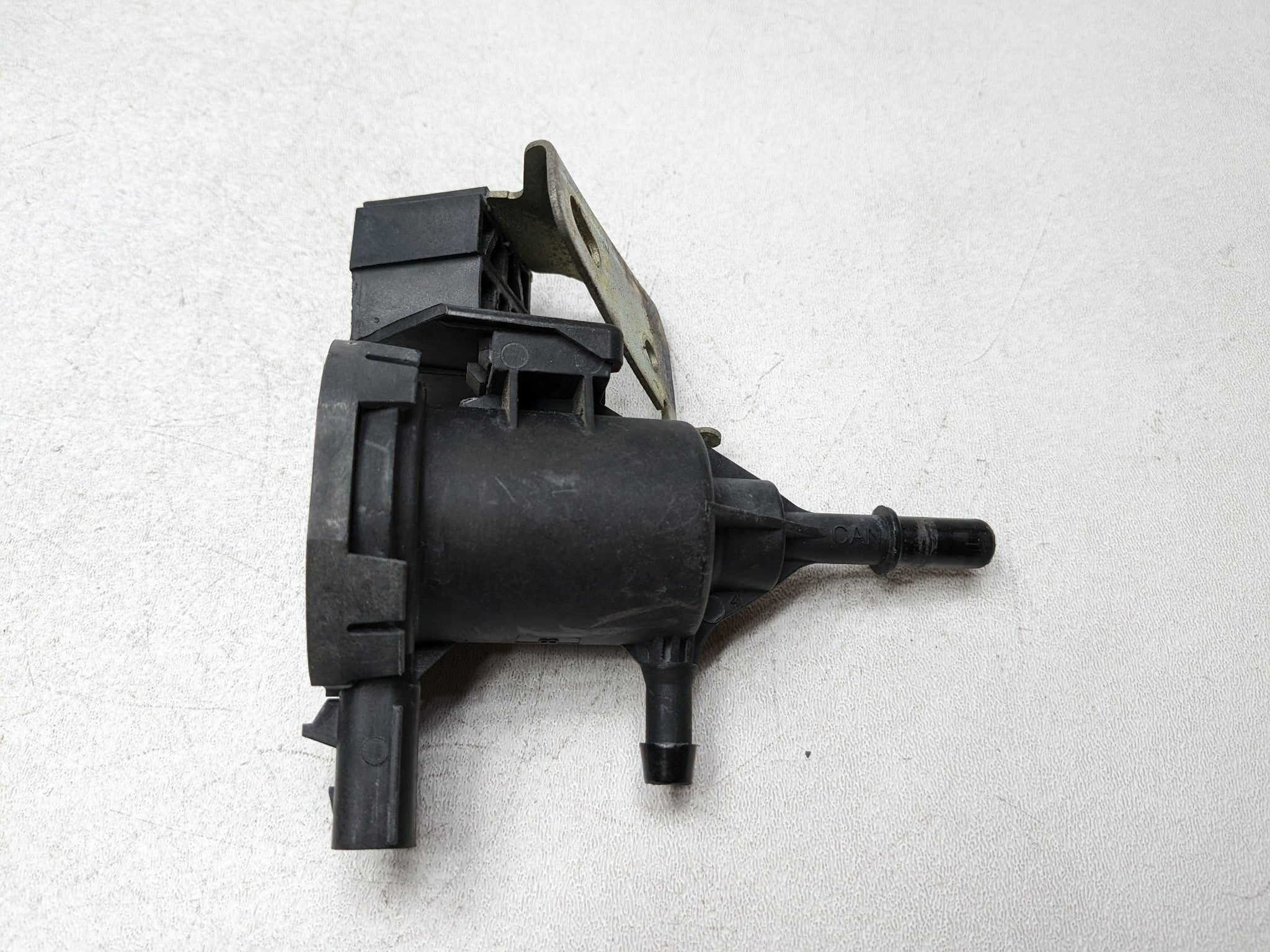 2012 - 2018 MERCEDES-BENZ CLS550 OEM FUEL EMISSION SYSTEM PURGE CONTROL VALVE