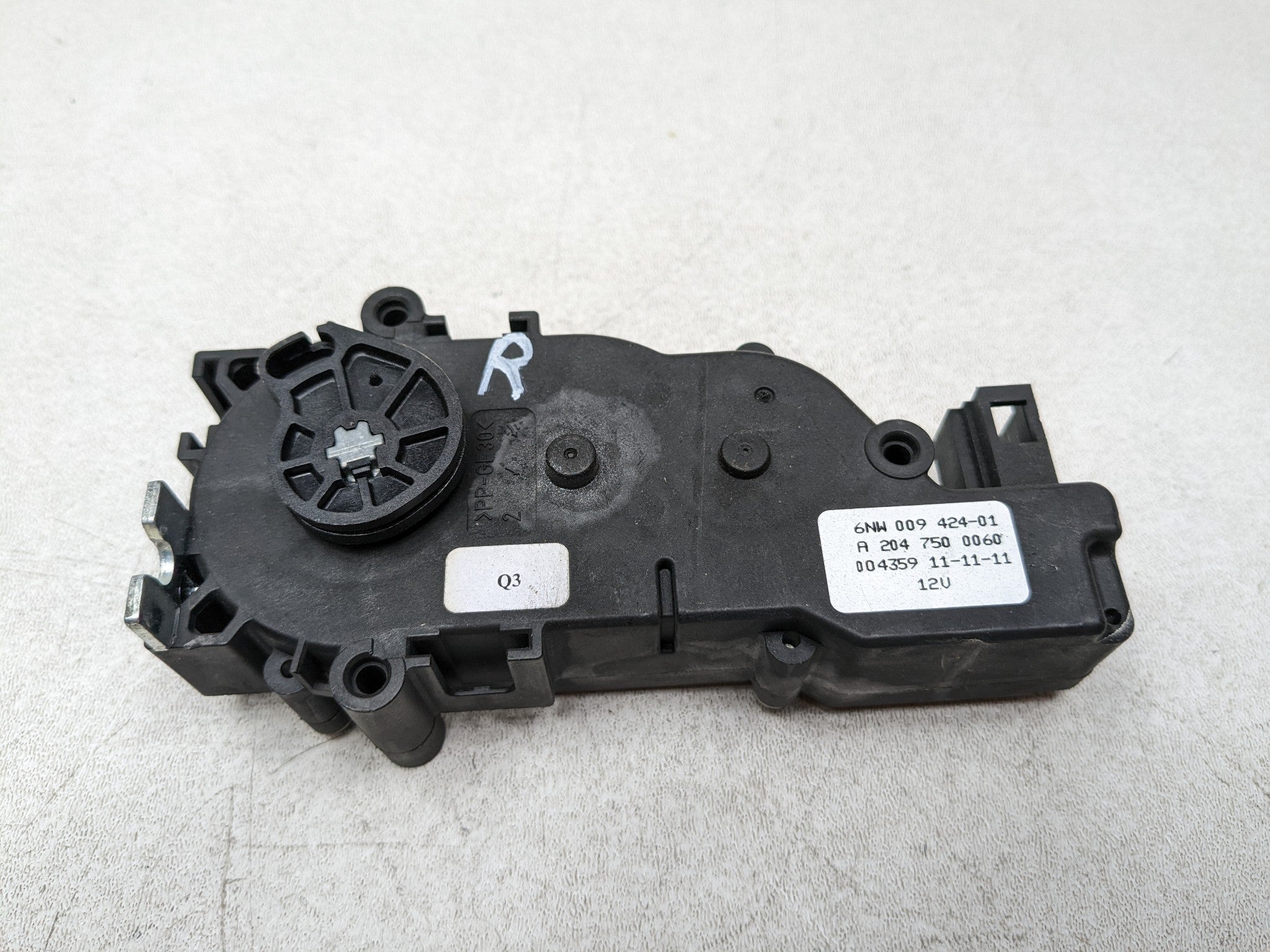 2012 - 2018 MERCEDES-BENZ CLS550 OEM TAILGATE TRUNK LID LOCK LATCH ACTUATOR REAR