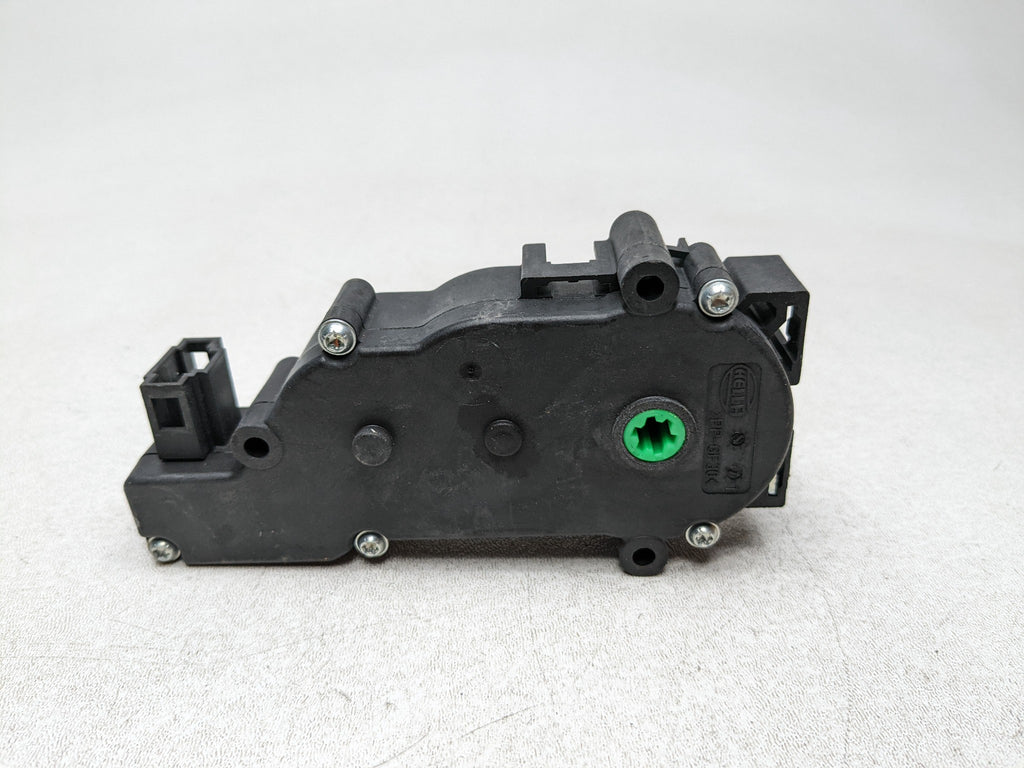 2012 - 2018 MERCEDES-BENZ CLS550 OEM TAILGATE TRUNK LID LOCK LATCH ACTUATOR REAR
