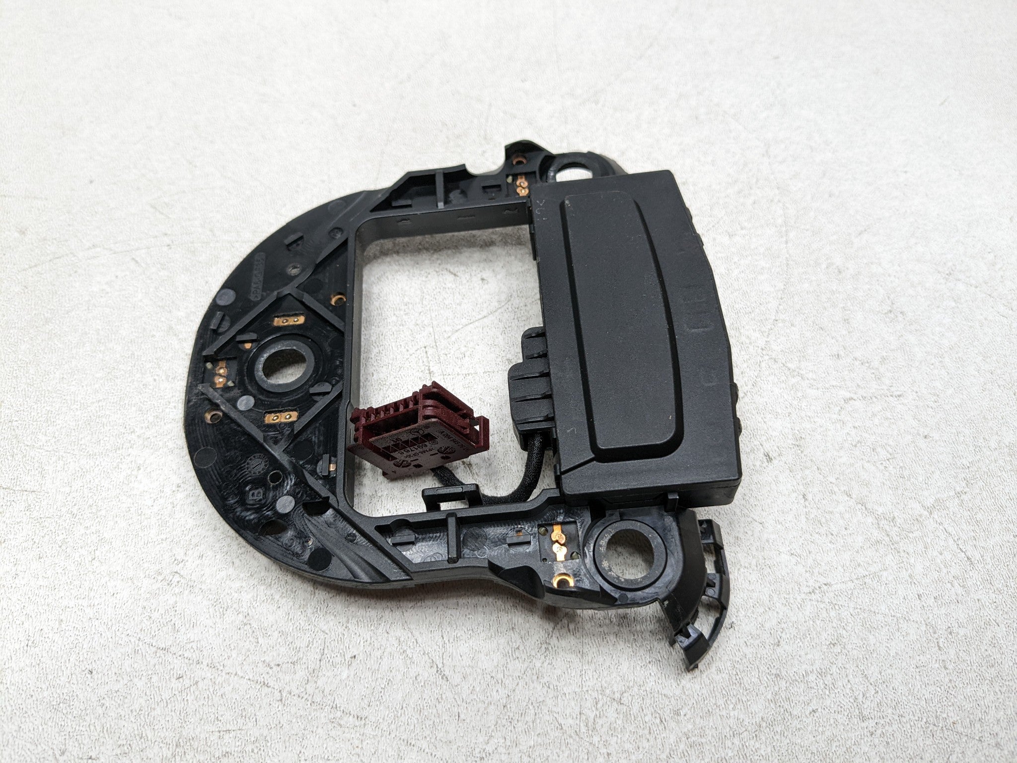 2012 - 2018 MERCEDES-BENZ CLS550 OEM STEERING WHEEL REAR CONTACT PLATE