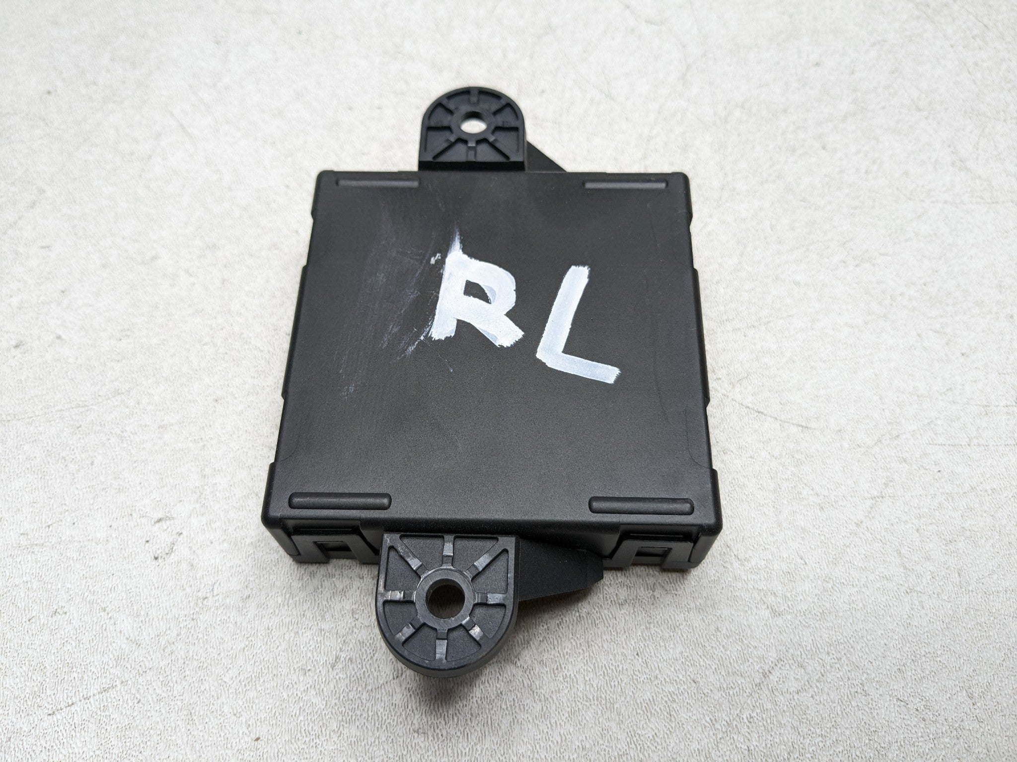 2012 - 2018 MERCEDES-BENZ CLS550 OEM DOOR CONTROL MODULE REAR LEFT DRIVER SIDE
