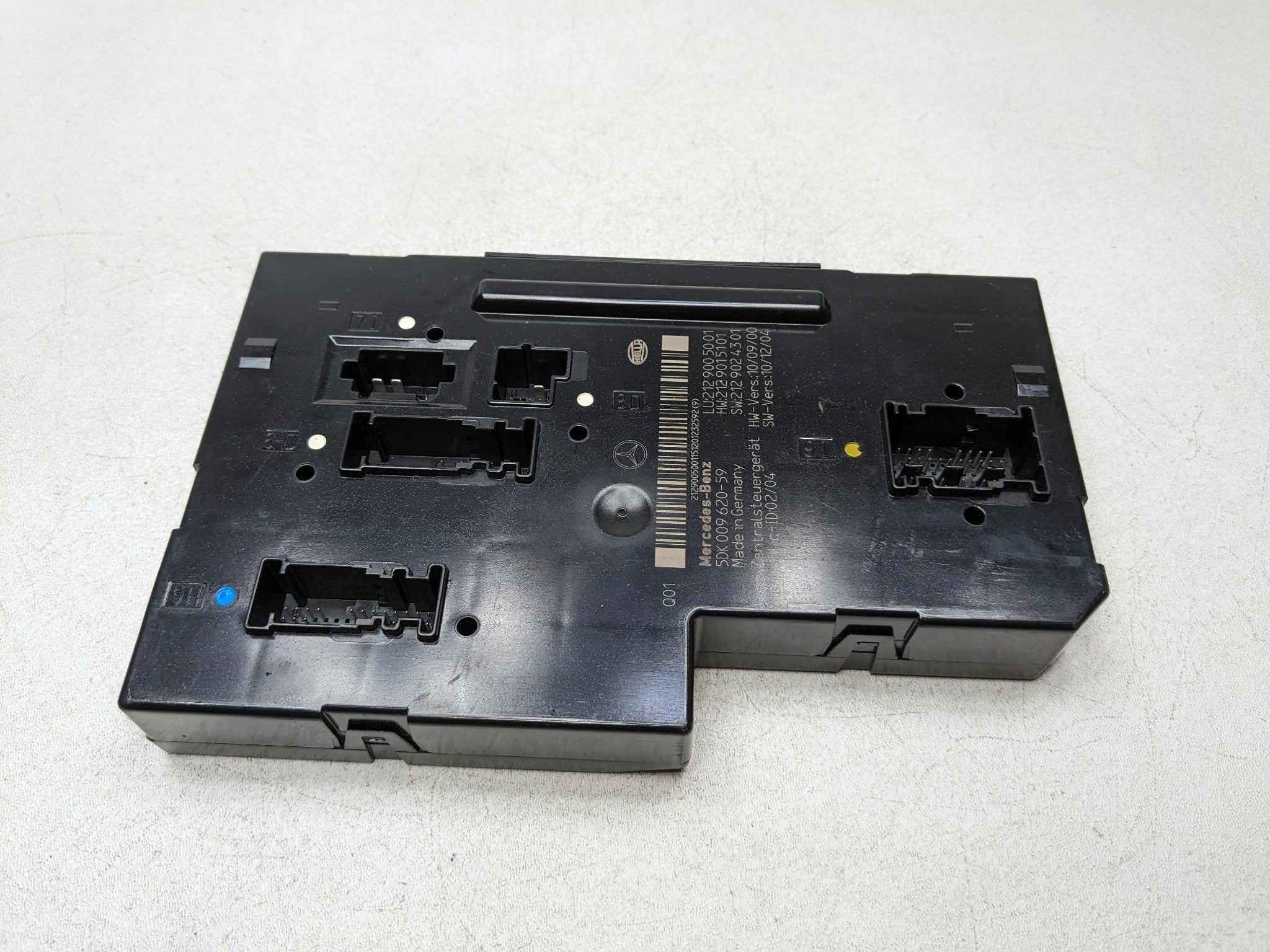 2012 - 2018 MERCEDES-BENZ CLS550 OEM REAR SAM RELAY FUSE BOX MODULE UNIT