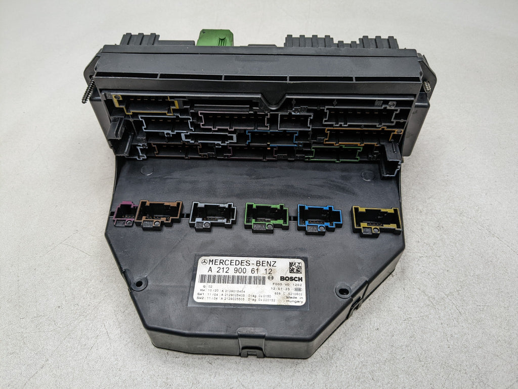 2012 - 2018 MERCEDES-BENZ CLS550 OEM FRONT SAM MODULE RELAY FUSE BOX