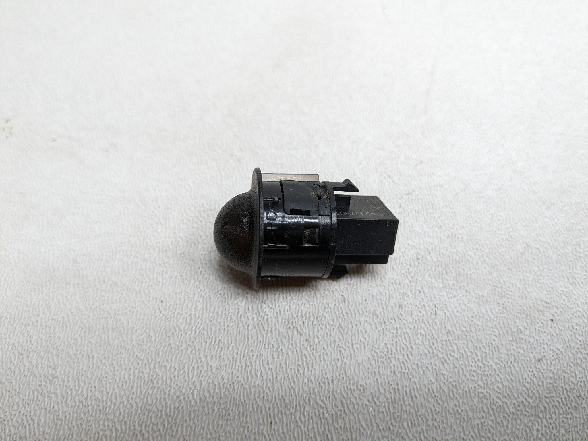 2012 - 2018 MERCEDES-BENZ CLS550 OEM DASHBOARD SUN LOAD LIGHT SENSOR UNIT