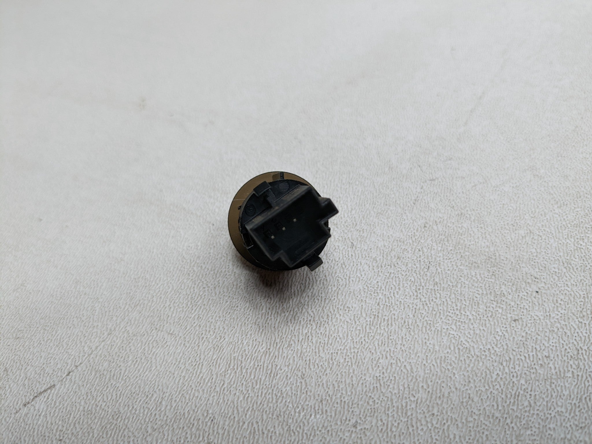 2012 - 2018 MERCEDES-BENZ CLS550 OEM DASHBOARD SUN LOAD LIGHT SENSOR UNIT