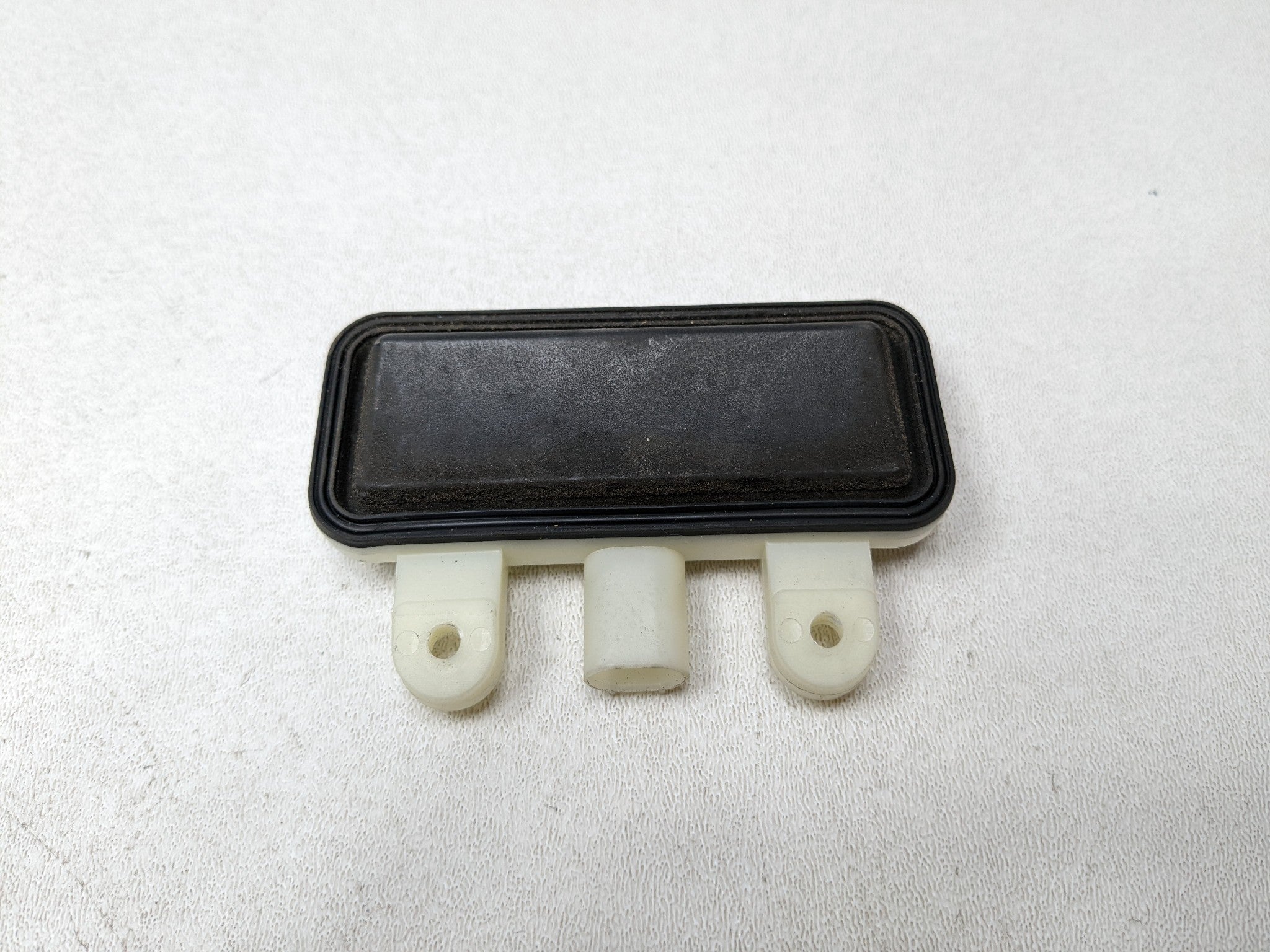 2012 - 2018 MERCEDES-BENZ CLS550 OEM TRUNK LID OPEN RELEASE HANDLE SWITCH