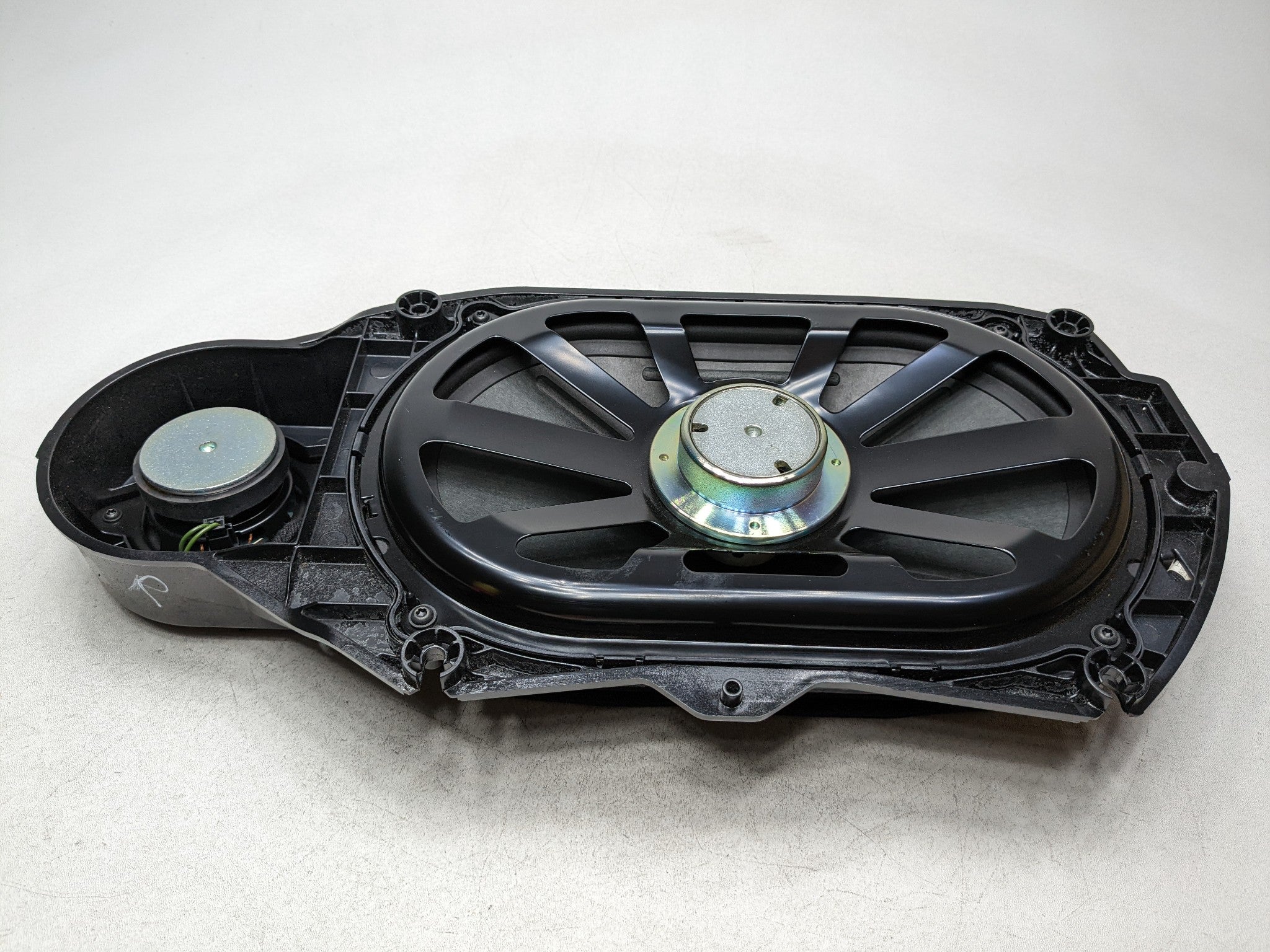 2012 - 2018 MERCEDES-BENZ CLS550 OEM SUBWOOFER SPEAKER REAR AUDIO SOUND SYSTEM
