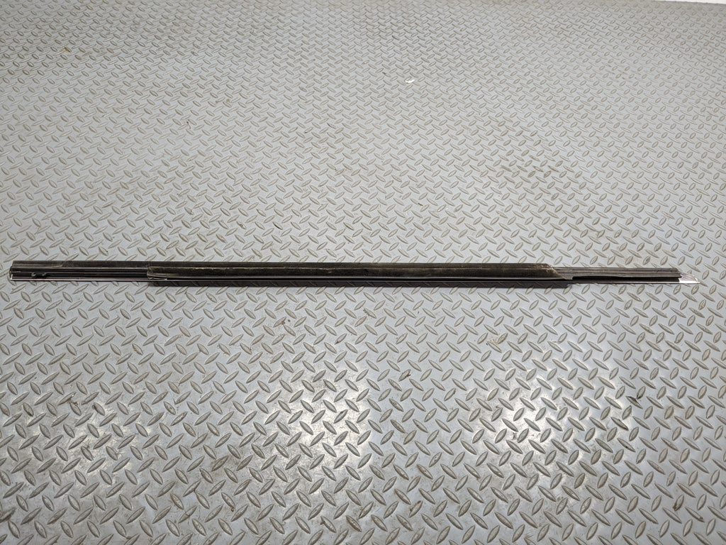 2012 - 2018 MERCEDES-BENZ CLS550 OEM DOOR WINDOW STRIP BELT MOLDING FRONT LEFT