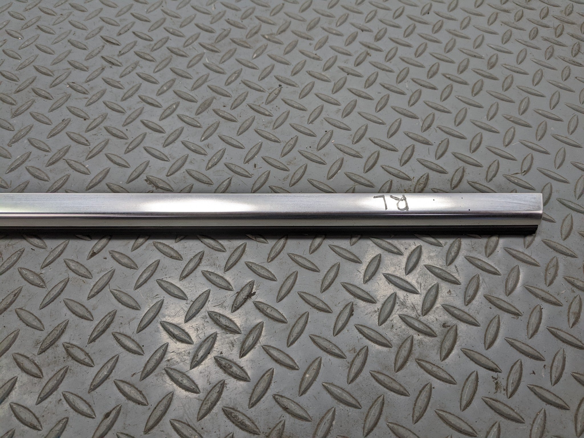 2012 - 2018 MERCEDES-BENZ CLS550 OEM DOOR WINDOW STRIP BELT MOLDING REAR LEFT