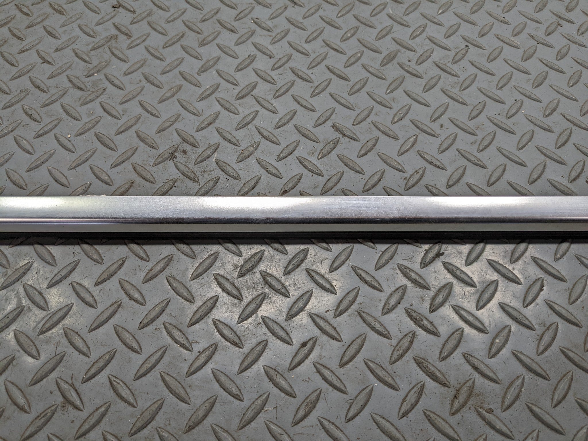 2012 - 2018 MERCEDES-BENZ CLS550 OEM DOOR WINDOW STRIP BELT MOLDING REAR LEFT
