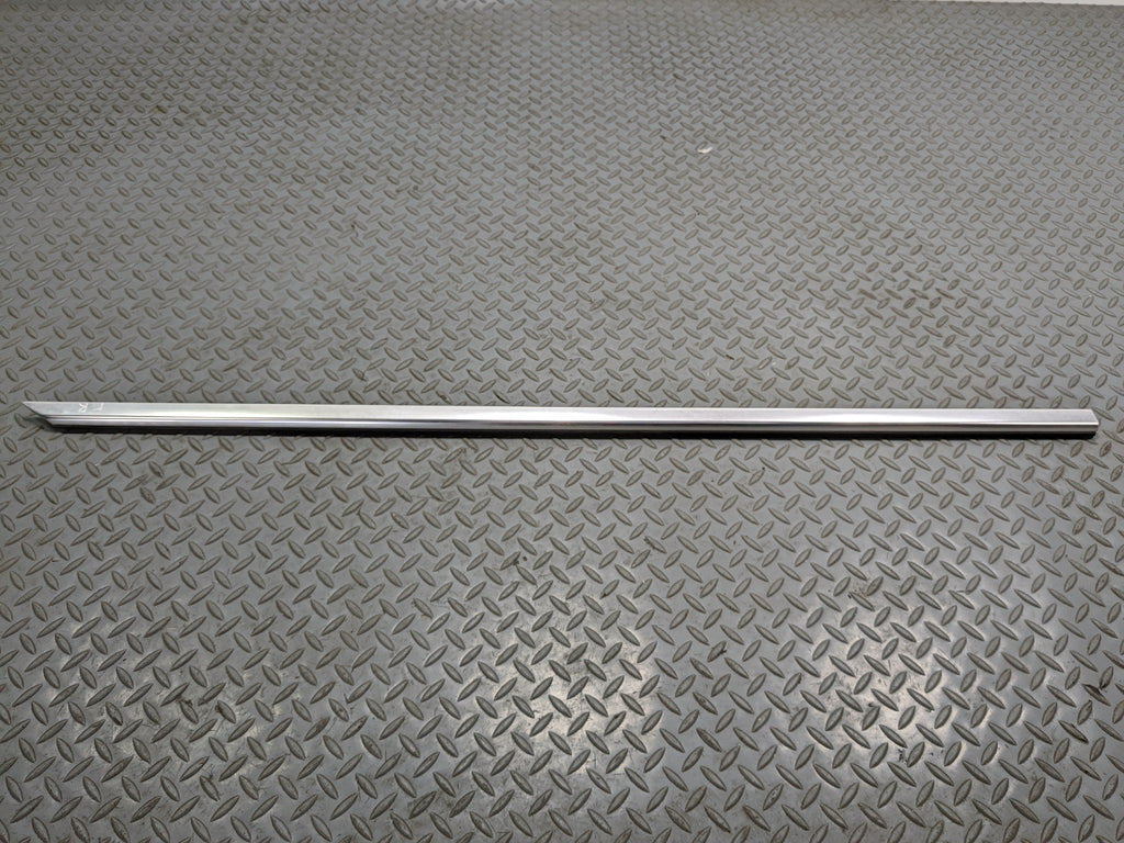2012 - 2018 MERCEDES-BENZ CLS550 OEM DOOR WINDOW STRIP BELT MOLDING FRONT RIGHT