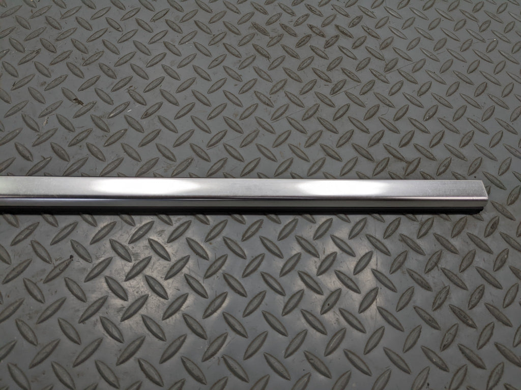 2012 - 2018 MERCEDES-BENZ CLS550 OEM DOOR WINDOW STRIP BELT MOLDING FRONT RIGHT