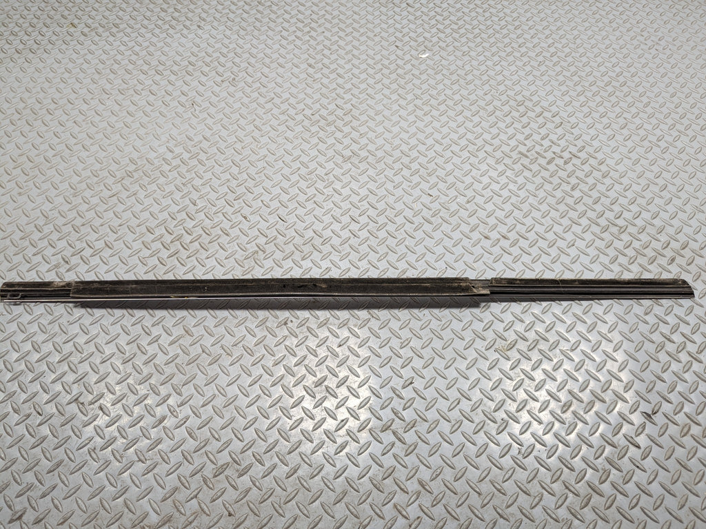 2012 - 2018 MERCEDES-BENZ CLS550 OEM DOOR WINDOW STRIP BELT MOLDING REAR RIGHT