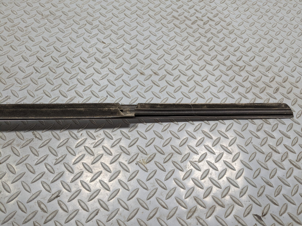 2012 - 2018 MERCEDES-BENZ CLS550 OEM DOOR WINDOW STRIP BELT MOLDING REAR RIGHT