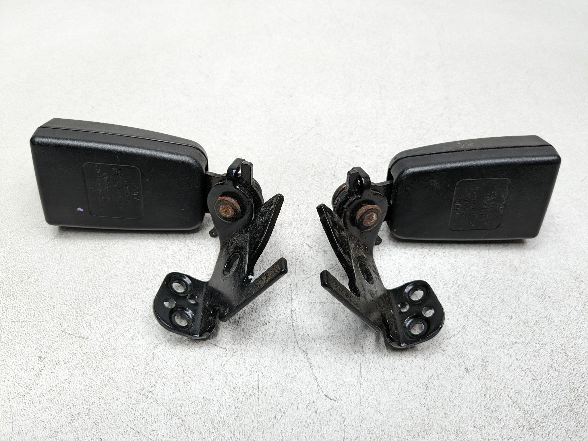 2012 - 2018 MERCEDES-BENZ CLS550 OEM SEAT BELT BUCKLE REAR LEFT AND RIGHT SIDE