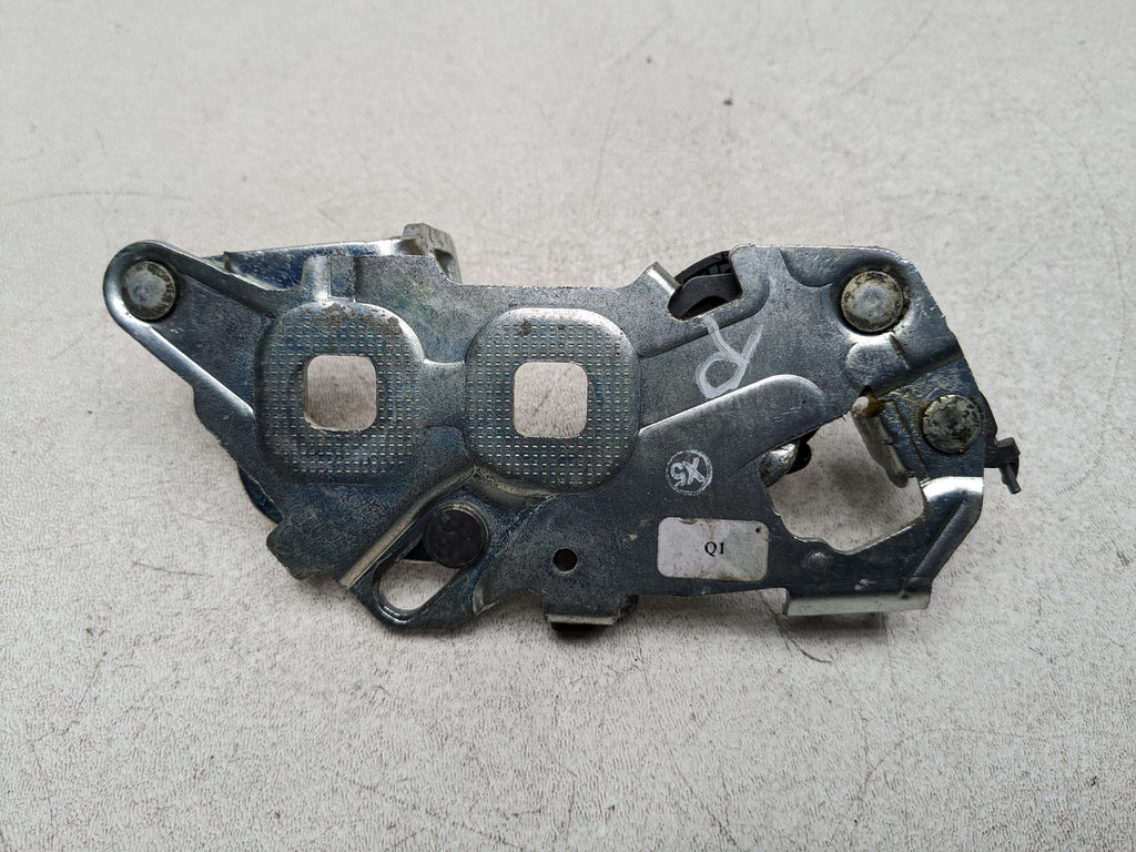 2012 - 2018 MERCEDES-BENZ CLS550 OEM REAR TRUNK LID LOCK LATCH STRIKER