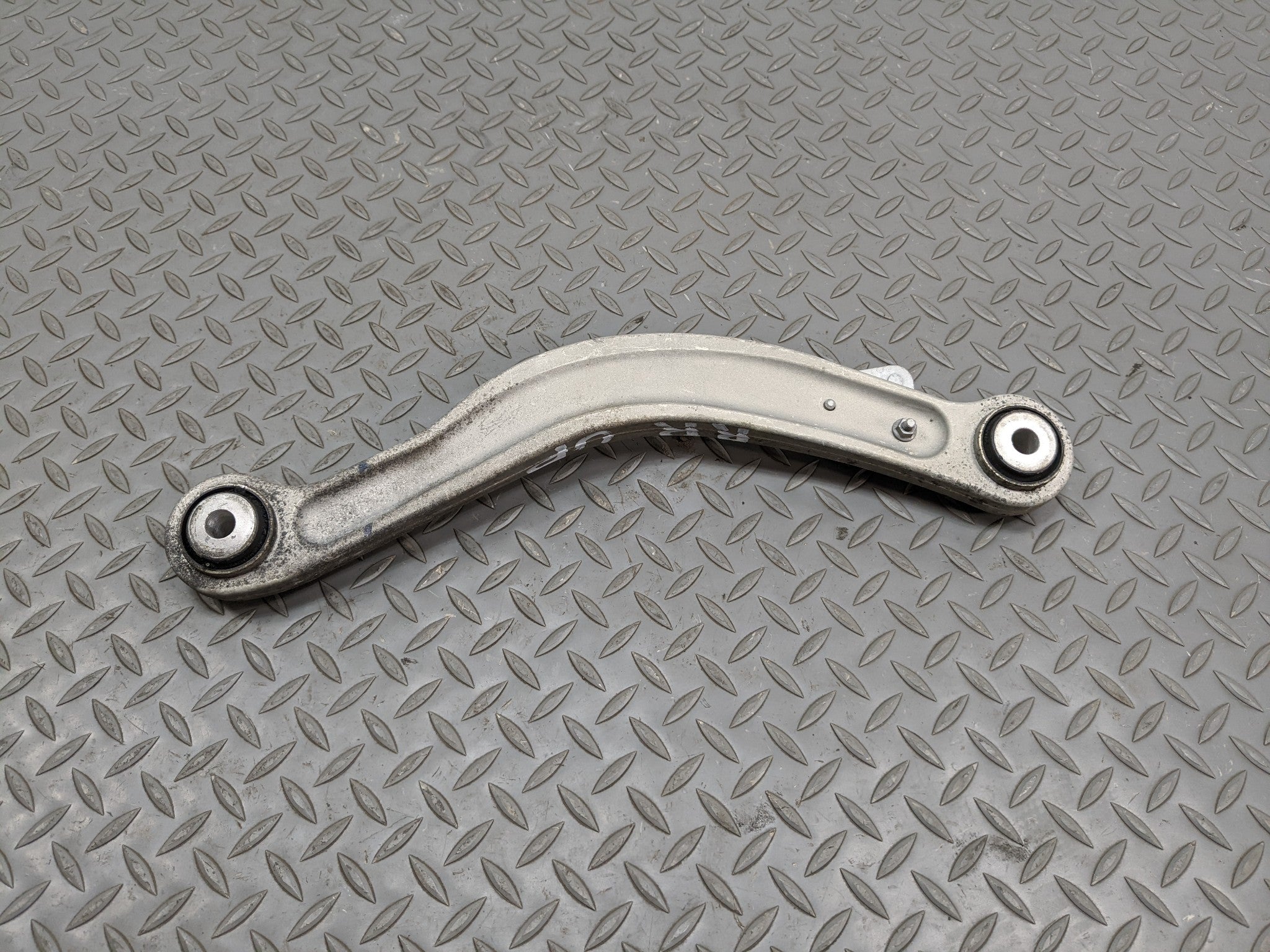 2012 - 2018 MERCEDES-BENZ CLS550 OEM UPPER CONTROL ARM REAR RIGHT PASSENGER SIDE