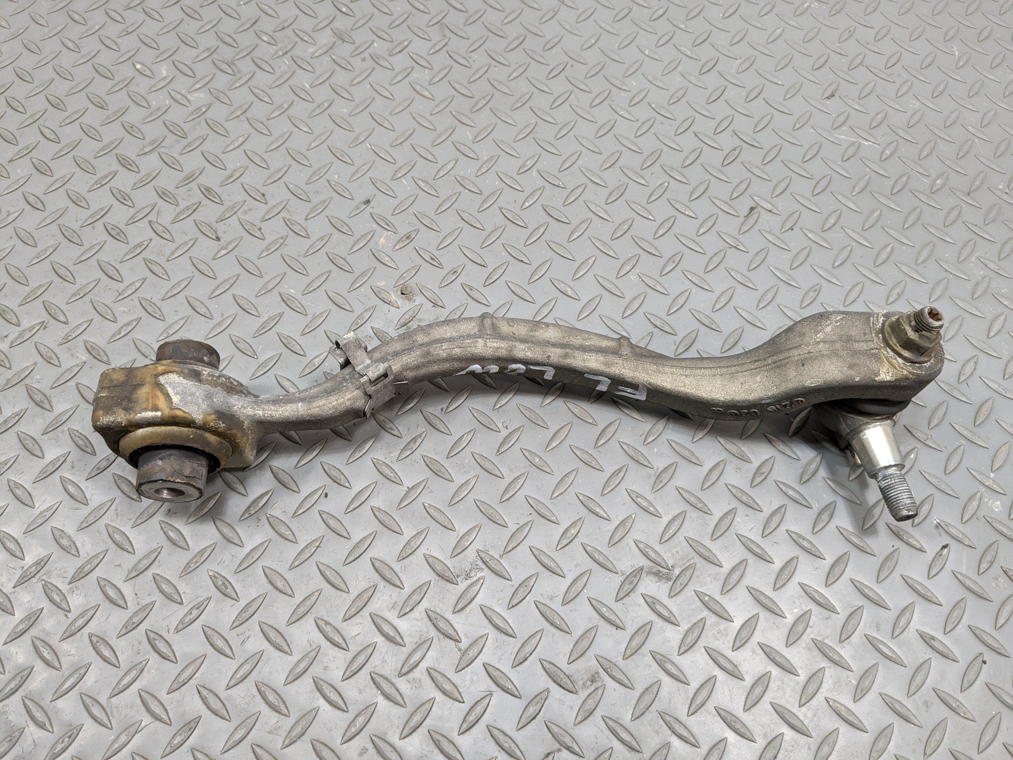 2012 - 2018 MERCEDES-BENZ CLS550 OEM LOWER CONTROL ARM FRONT LEFT DRIVER SIDE