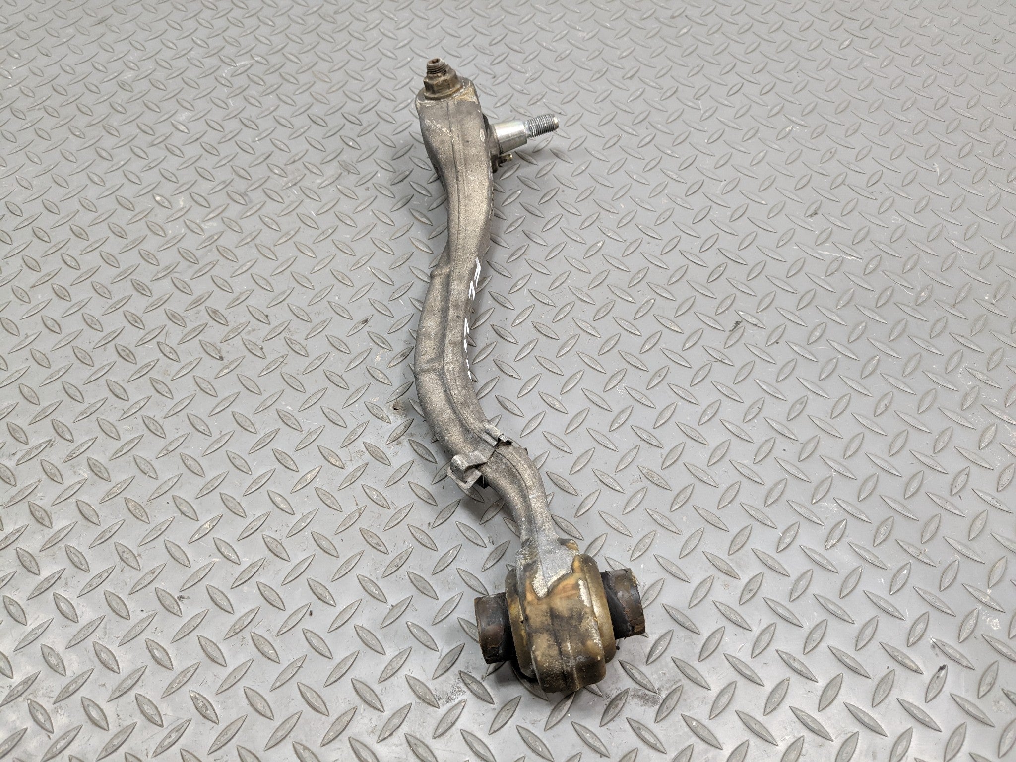 2012 - 2018 MERCEDES-BENZ CLS550 OEM LOWER CONTROL ARM FRONT LEFT DRIVER SIDE
