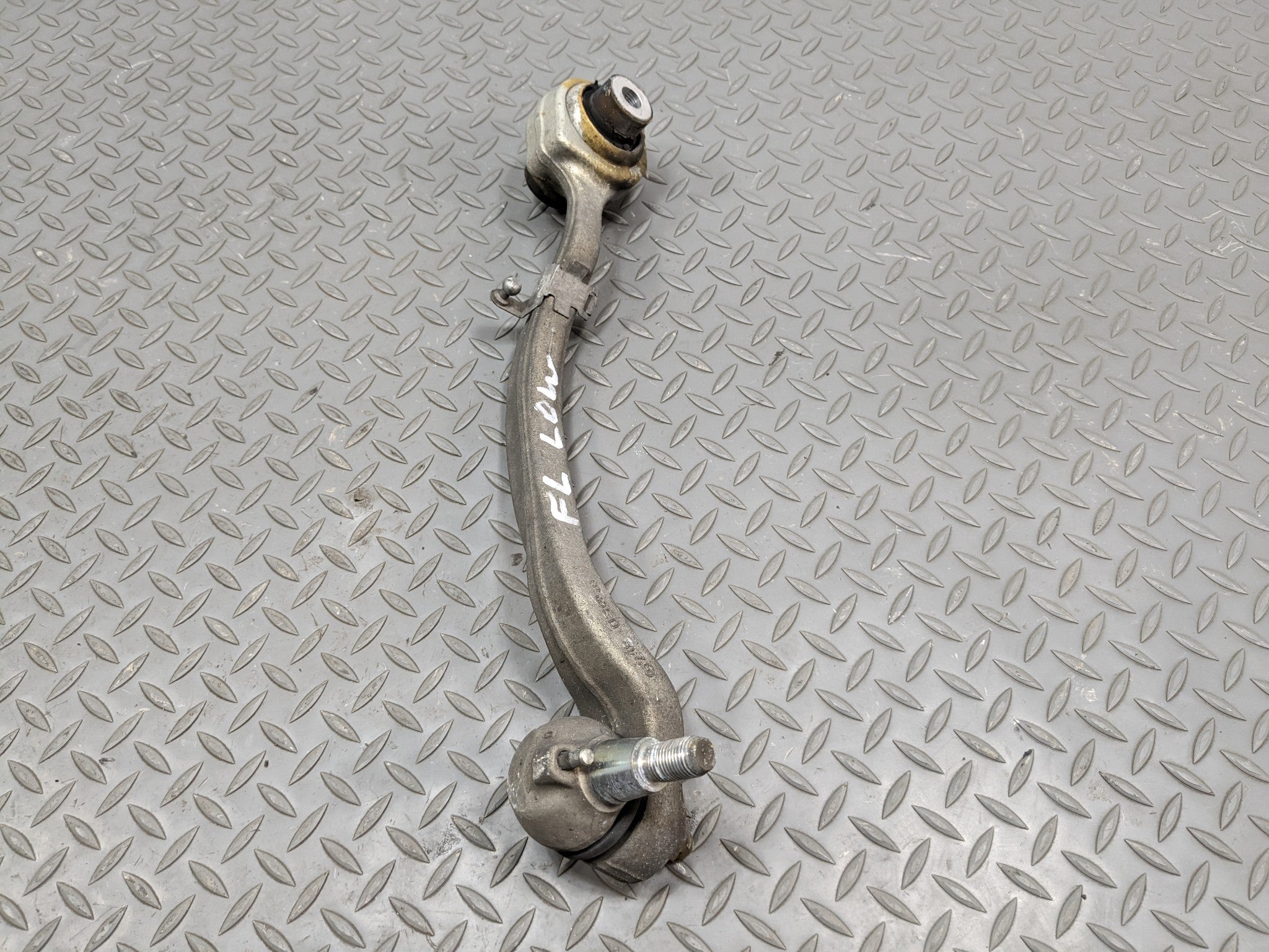 2012 - 2018 MERCEDES-BENZ CLS550 OEM LOWER CONTROL ARM FRONT LEFT DRIVER SIDE