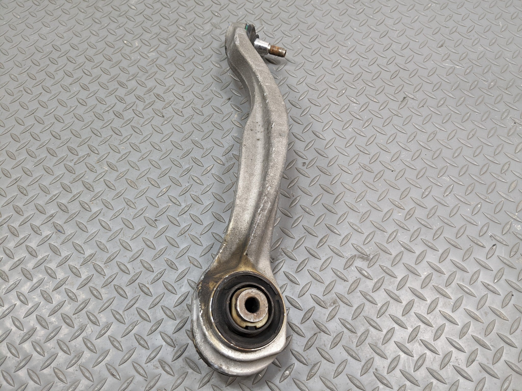2012 - 2018 MERCEDES-BENZ CLS550 OEM UPPER CONTROL ARM FRONT LEFT DRIVER SIDE