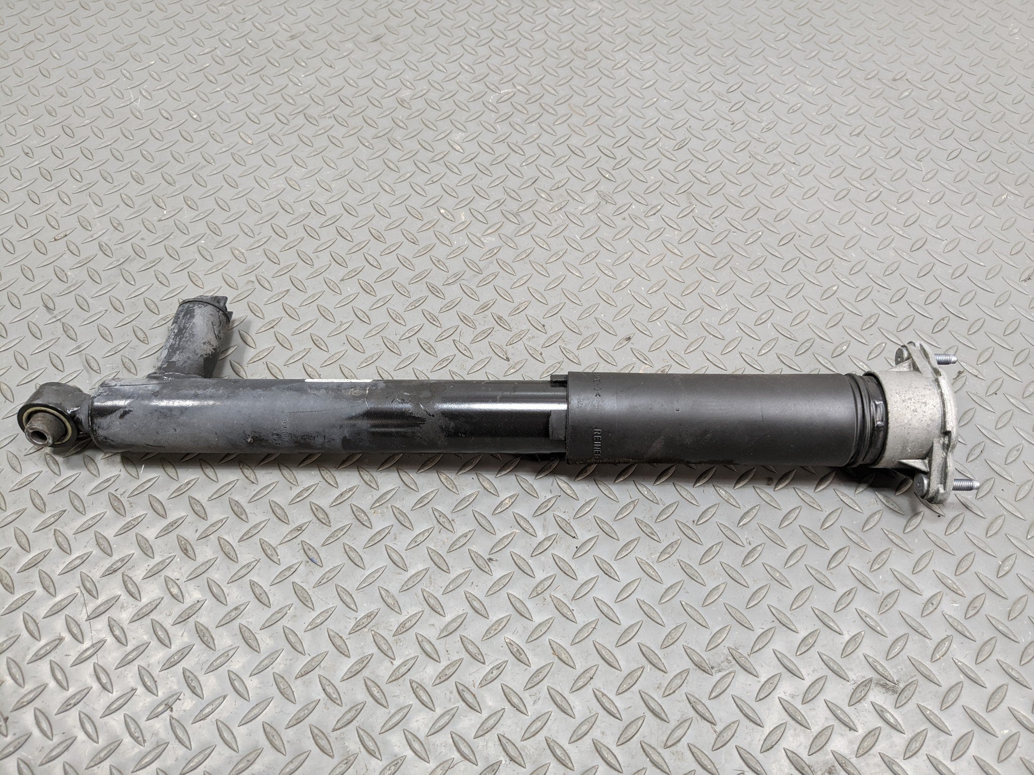 2012 - 2018 MERCEDES-BENZ CLS550 OEM SHOCK ABSORBER STRUT REAR LEFT DRIVER SIDE