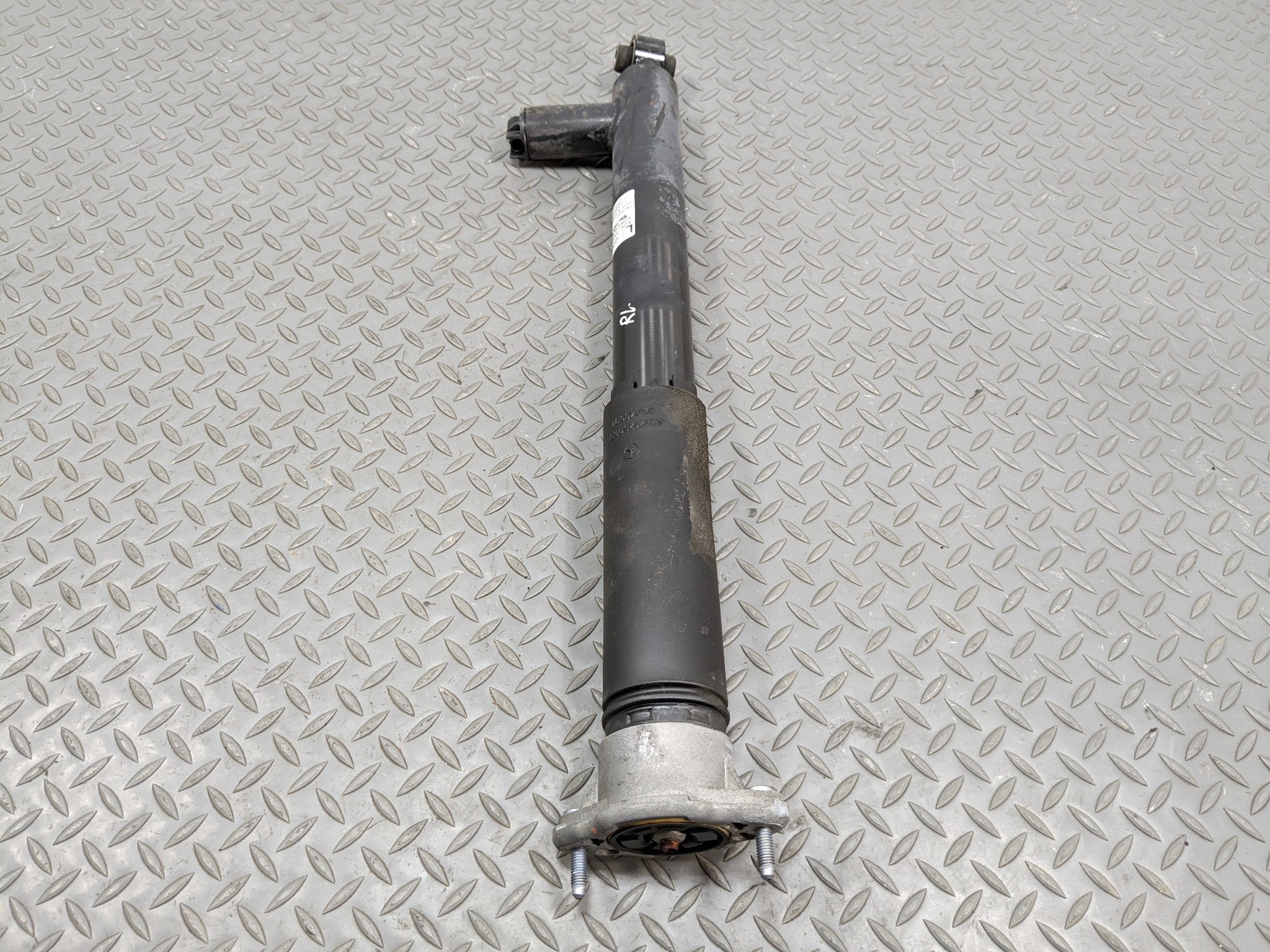2012 - 2018 MERCEDES-BENZ CLS550 OEM SHOCK ABSORBER STRUT REAR LEFT DRIVER SIDE