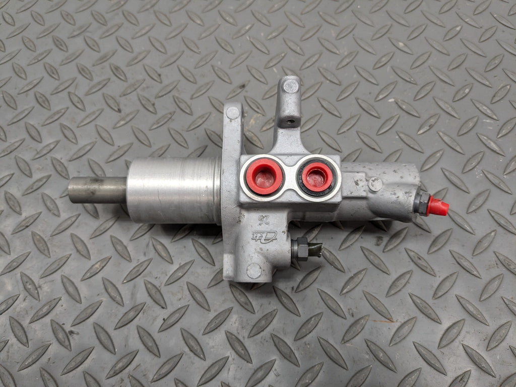 2012 - 2018 MERCEDES-BENZ CLS550 OEM BRAKE MASTER CYLINDER WITH RESERVOIR TANK