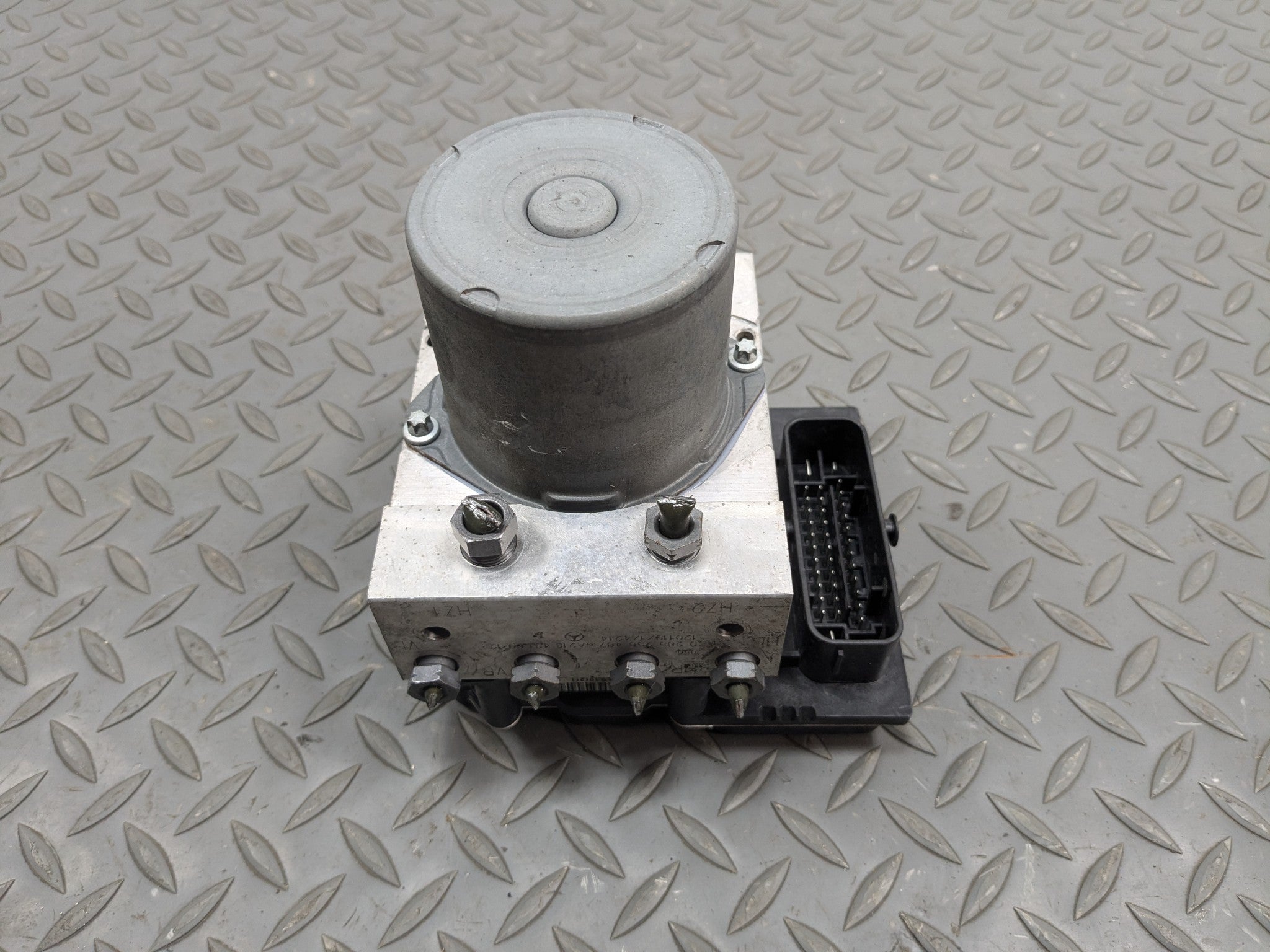 2012 - 2018 MERCEDES-BENZ CLS550 OEM ANTI LOCK BRAKE PARTS ABS PUMP MODULE UNIT
