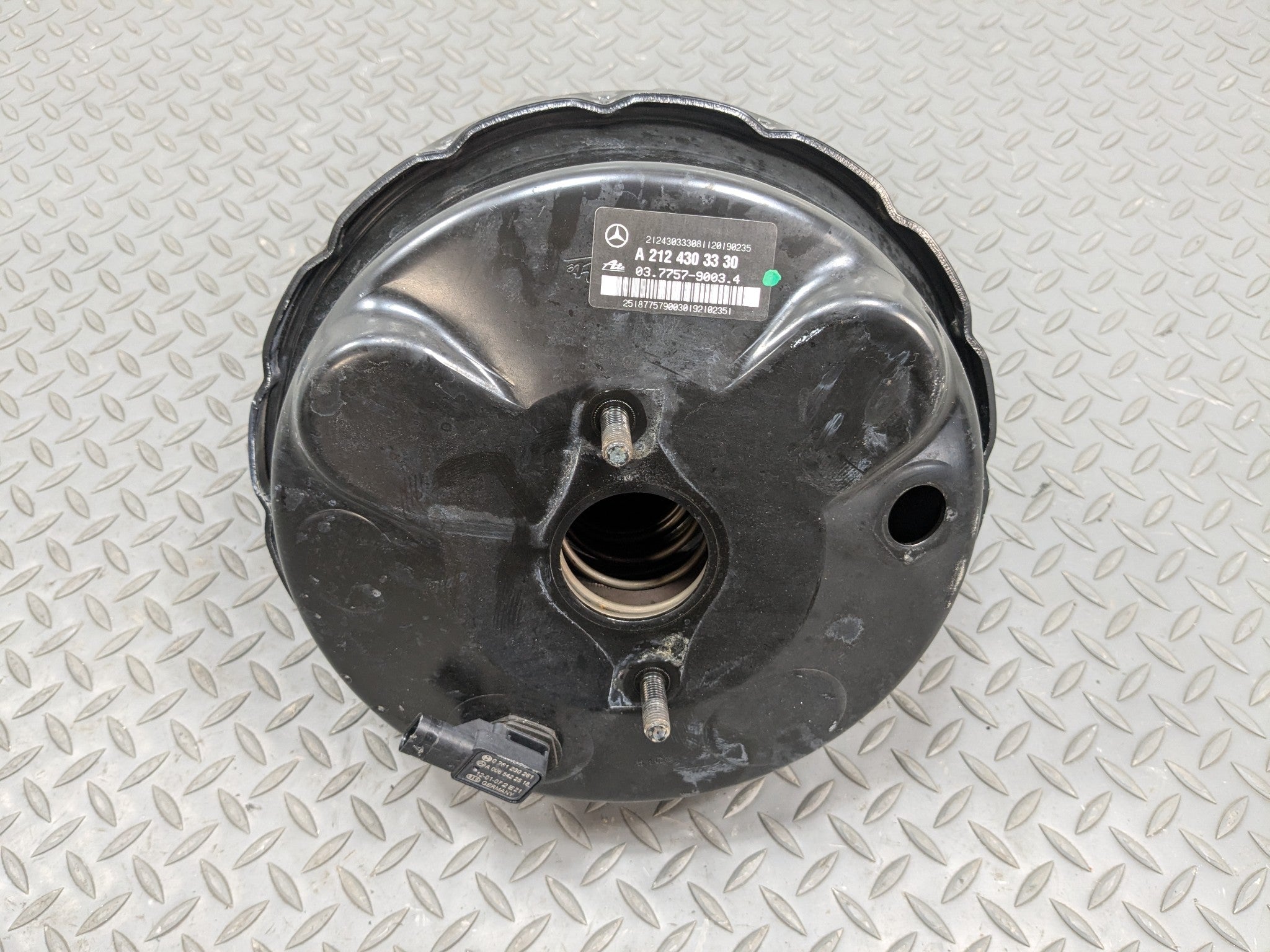 2012 - 2018 MERCEDES-BENZ CLS550 OEM POWER BRAKE BOOSTER WITHOUT MASTER CYLINDER