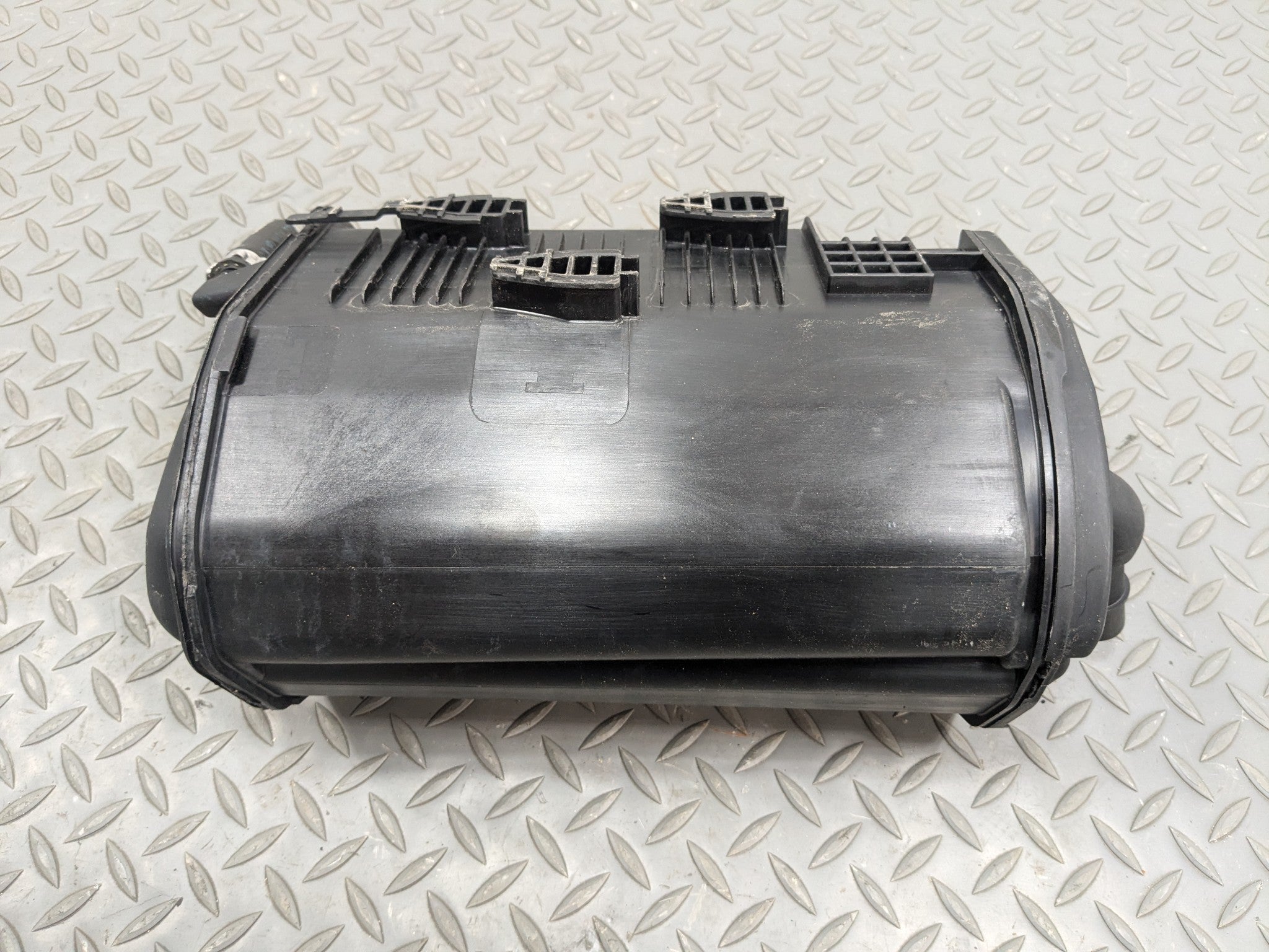 2012 - 2018 MERCEDES-BENZ CLS550 OEM FUEL VAPOR CHARCOAL EVAPORATOR CANISTER
