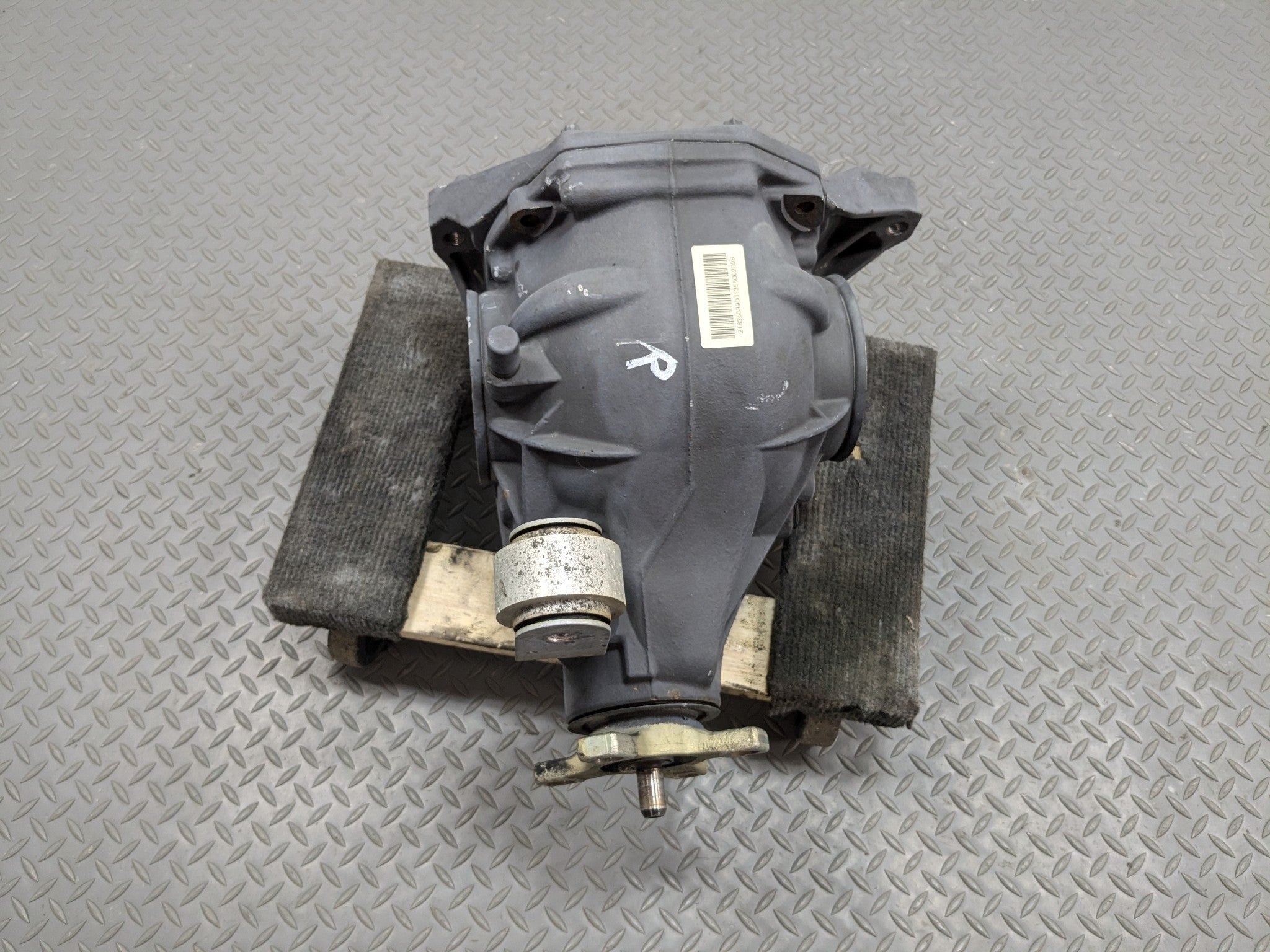 2012 - 2018 MERCEDES-BENZ CLS550 OEM RWD REAR DIFFERENTIAL AXLE CARRIER ASSEMBLY