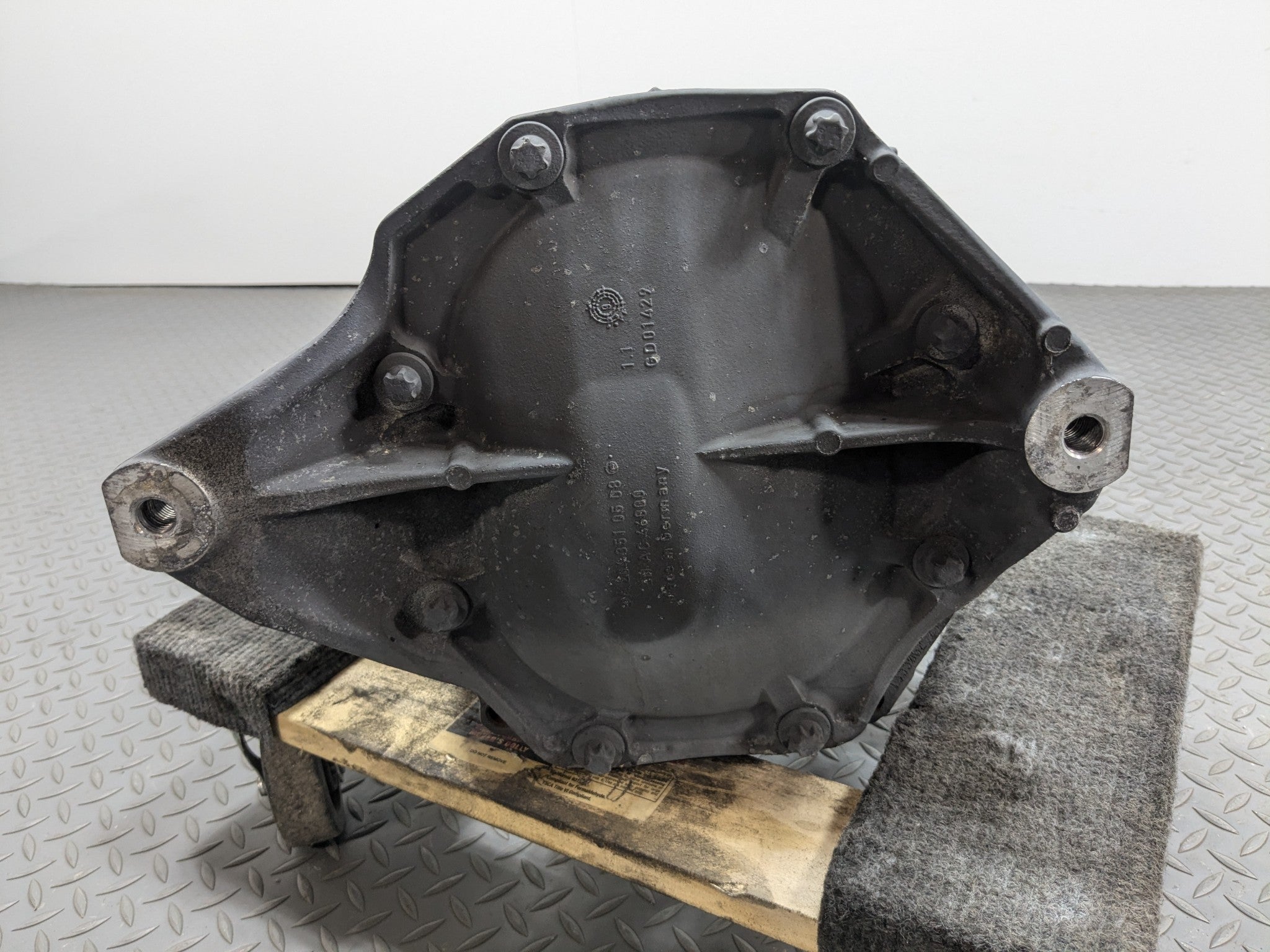 2012 - 2018 MERCEDES-BENZ CLS550 OEM RWD REAR DIFFERENTIAL AXLE CARRIER ASSEMBLY