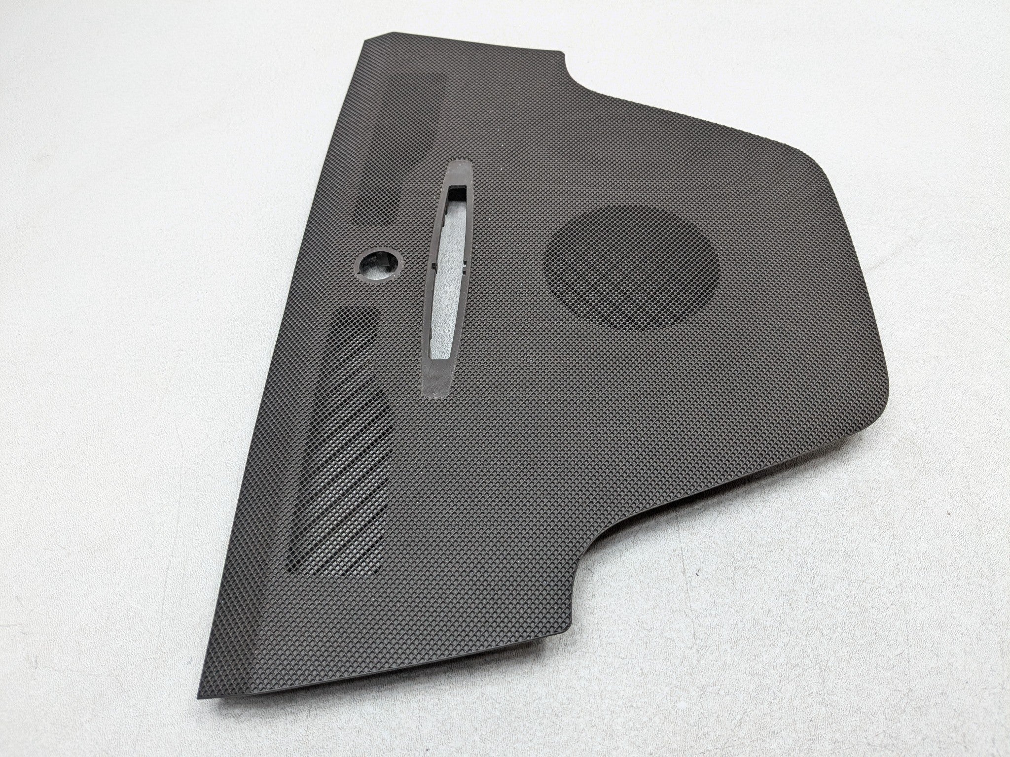 2012 - 2018 MERCEDES-BENZ CLS550 OEM DASHBOARD CENTER DASH GRILLE SPEAKER COVER