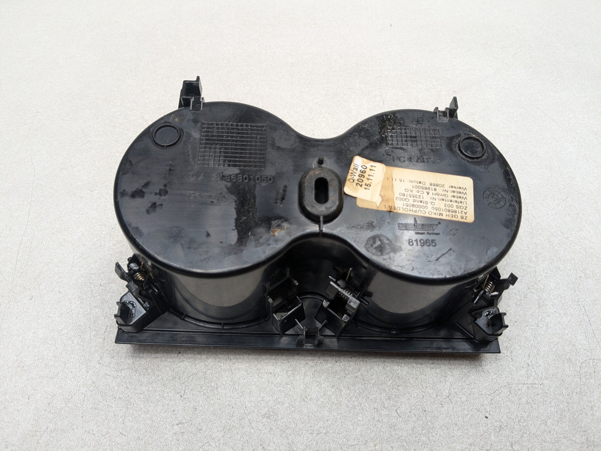 2012 - 2018 MERCEDES-BENZ CLS550 OEM CENTER CONSOLE CUPHOLDER BEZEL TRIM