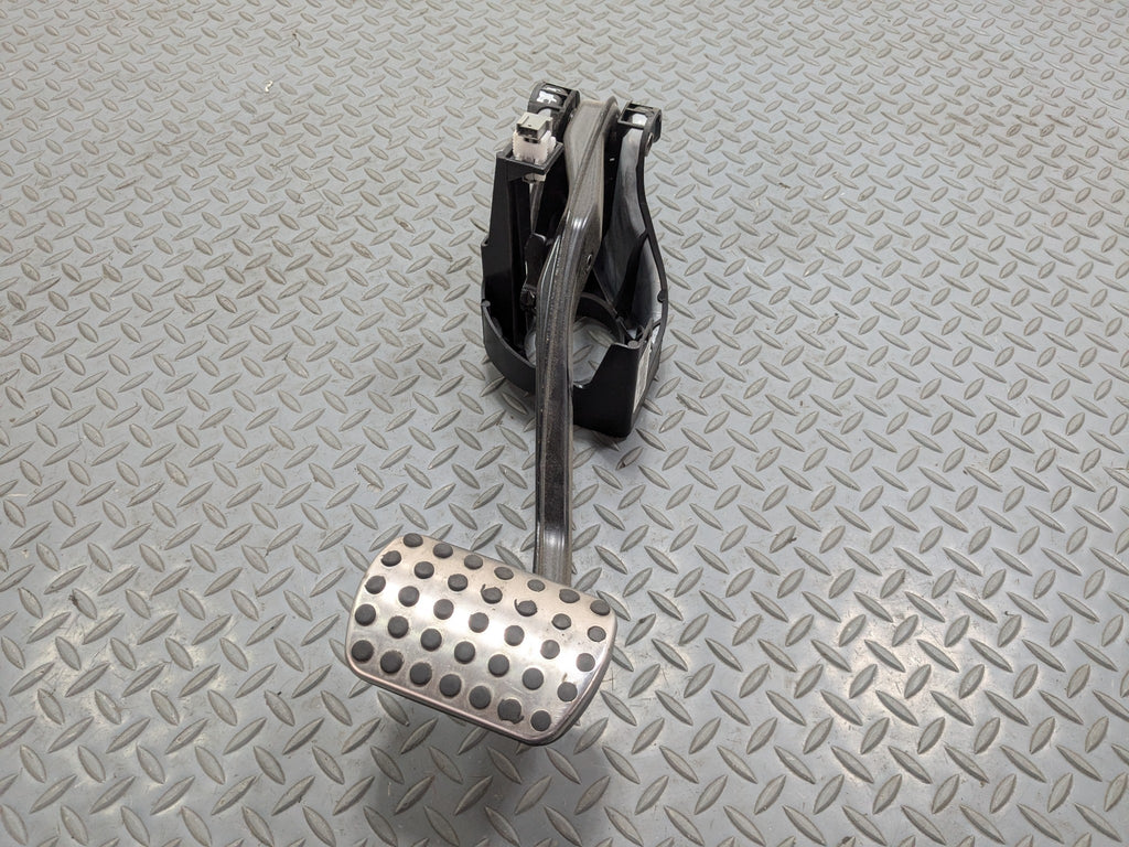 2012 - 2018 MERCEDES-BENZ CLS550 OEM FOOT STOP BRAKE PEDAL WITH SUPPORT BRACKET