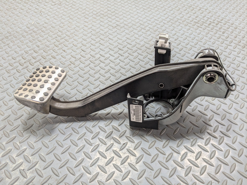 2012 - 2018 MERCEDES-BENZ CLS550 OEM FOOT STOP BRAKE PEDAL WITH SUPPORT BRACKET